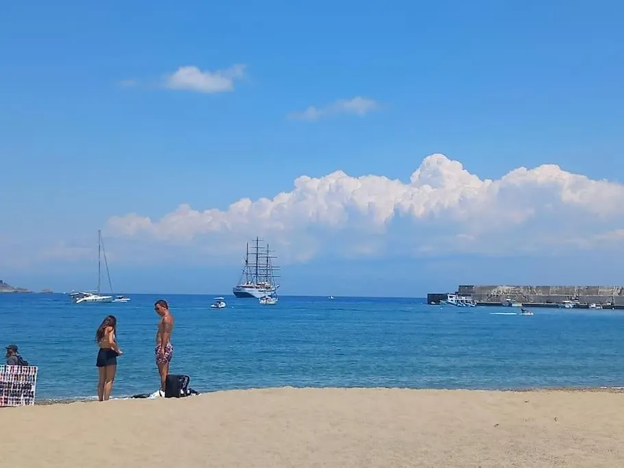 Meraviglioso A Due Passi Dal Mar Giardini Naxos 0*,  Italy